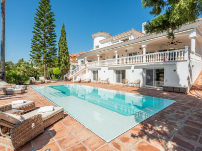 Villa en venta en Paraiso Medio, Estepona