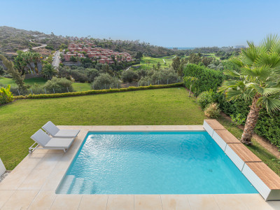 Villa for sale in Santa Clara, Marbella East