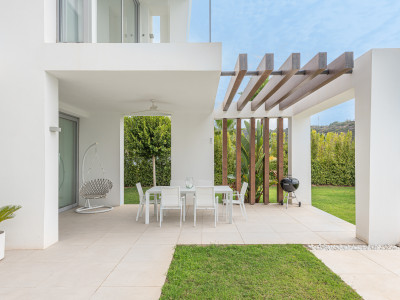 Villa for sale in Santa Clara, Marbella East