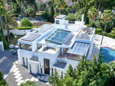 Villa en venta en La Carolina, Marbella Golden Mile