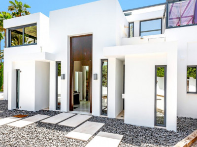 Villa en venta en La Carolina, Marbella Golden Mile