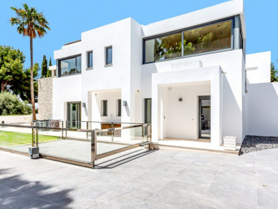 Villa en venta en La Carolina, Marbella Golden Mile