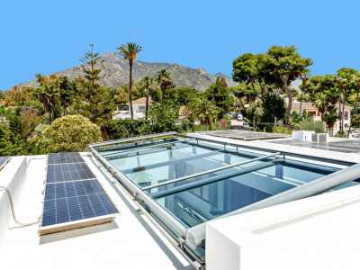 Villa en venta en La Carolina, Marbella Golden Mile