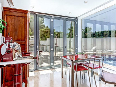 Villa en venta en La Carolina, Marbella Golden Mile