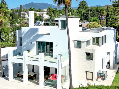 Villa en venta en La Carolina, Marbella Golden Mile