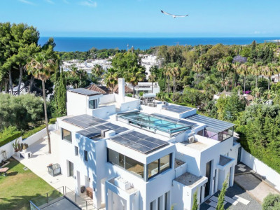 Villa en venta en La Carolina, Marbella Golden Mile