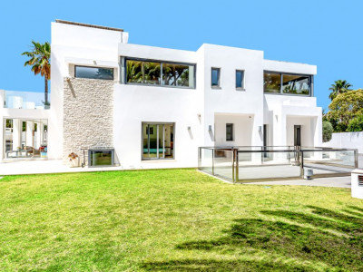 Villa en venta en La Carolina, Marbella Golden Mile