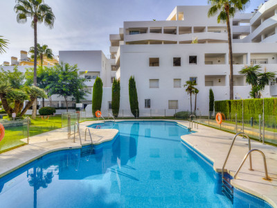 Apartment for sale in Jardines de Andalucia, Nueva Andalucia