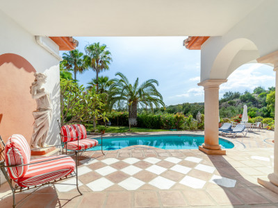 Villa for sale in El Rosario, Marbella East