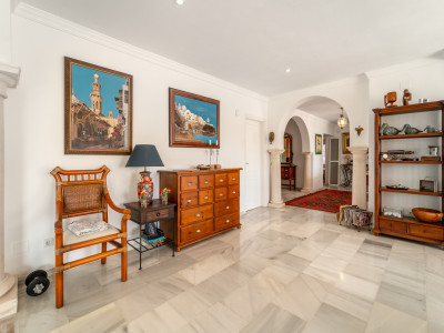 Villa for sale in El Rosario, Marbella East