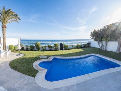 Villa for sale in Costabella, Marbella East