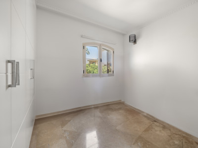 Town House for sale in Nueva Andalucia