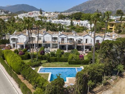 Town House for sale in Nueva Andalucia