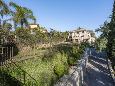 Villa en venta en El Herrojo, Benahavis