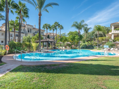 Penthouse for sale in Las Alamandas, Nueva Andalucia