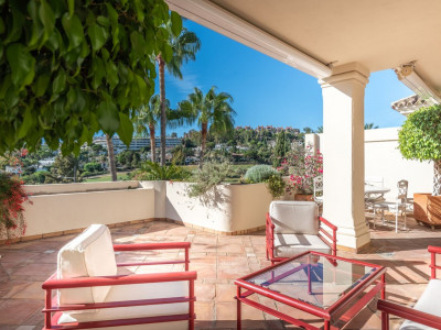 Penthouse for sale in Las Alamandas, Nueva Andalucia