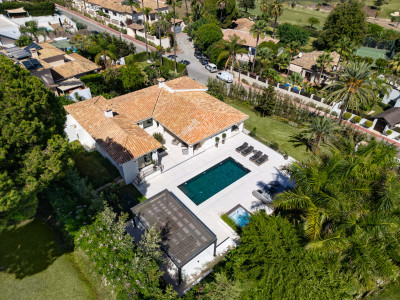 Villa for sale in Las Brisas del Golf, Nueva Andalucia