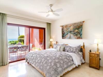 Ground Floor Apartment for sale in Menara Beach, Estepona