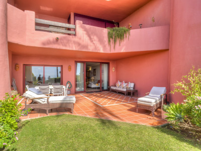 Ground Floor Apartment for sale in Menara Beach, Estepona