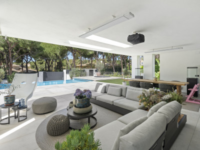 Villa for sale in Hacienda las Chapas, Marbella East
