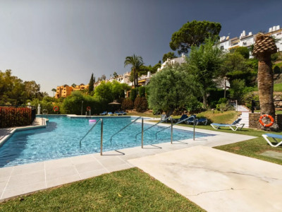 Apartamento en venta en Los Arqueros, Benahavis