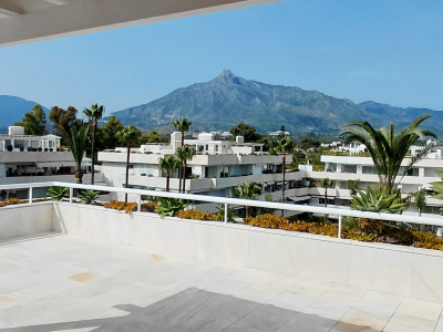 Ático en venta en Los Granados, Marbella - Puerto Banus