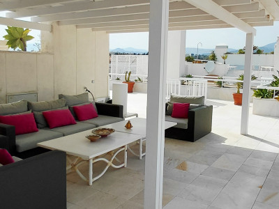 Ático en venta en Los Granados, Marbella - Puerto Banus