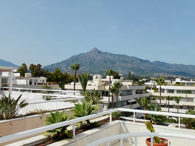 Ático en venta en Los Granados, Marbella - Puerto Banus
