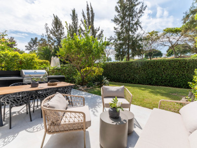 Apartamento Planta Baja en venta en La Quinta, Benahavis