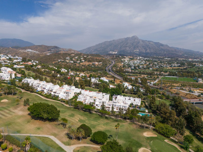 Apartamento Planta Baja en venta en La Quinta, Benahavis