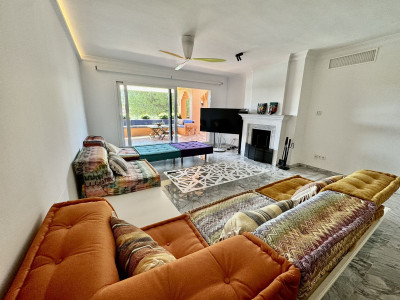 Apartamento en venta en Alhambra del Golf, Estepona