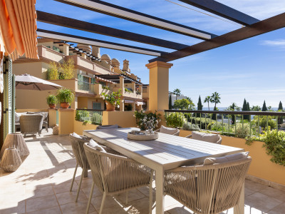 Duplex Penthouse for sale in Four Seasons, Benahavis