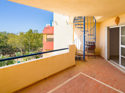 Atico Duplex en venta en Monte Biarritz, Estepona