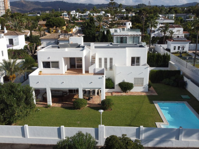 Villa for sale in Marbesa, Marbella East