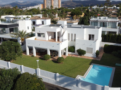 Villa for sale in Marbesa, Marbella East