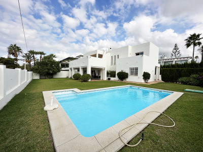 Villa for sale in Marbesa, Marbella East