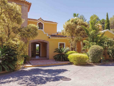 Villa for sale in La Zagaleta, Benahavis