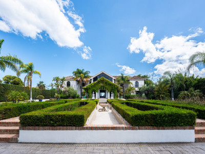 Villa en venta en Paraiso Barronal, Estepona