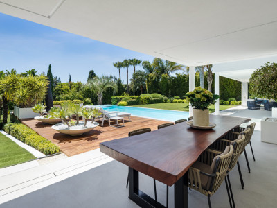 Villa for sale in Marbesa, Marbella East