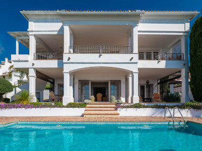 Villa en venta en Rio Real, Marbella Este