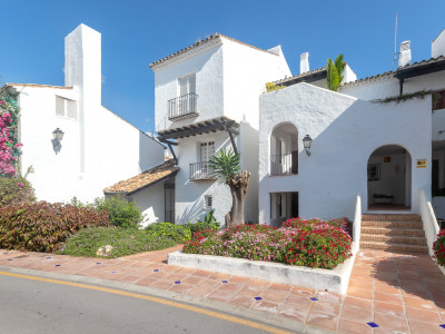 Apartamento Planta Baja en venta en Puente Romano, Marbella Golden Mile