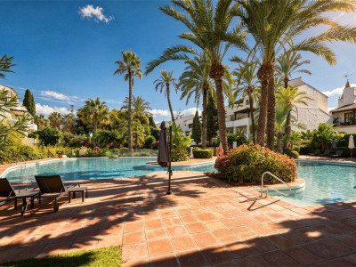 Ground Floor Apartment for sale in Puente Romano, Marbella Golden Mile