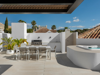 Villa en venta en Aloha, Nueva Andalucia