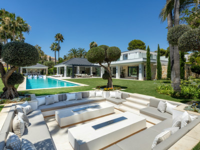 Villa zum Verkauf in Nueva Andalucia