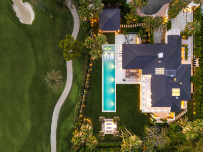 Villa zum Verkauf in Nueva Andalucia