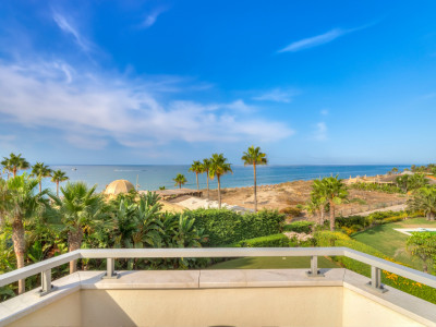 Villa en venta en Costabella, Marbella Este