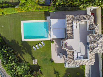 Villa en venta en Costabella, Marbella Este