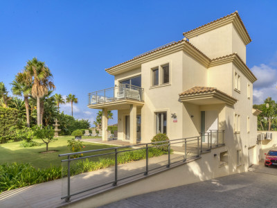 Villa en venta en Costabella, Marbella Este