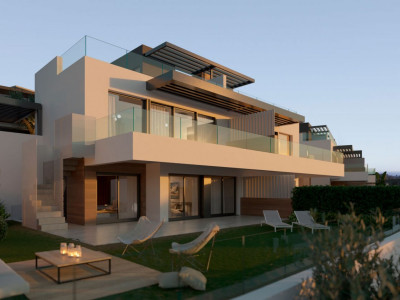Villa Pareada en venta en Atalaya, Estepona