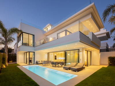 Villa for sale in Rio Verde, Marbella Golden Mile